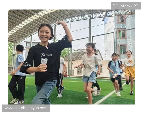 体育明星支教：去最偏远的地方教孩子们踢球，体育生支教