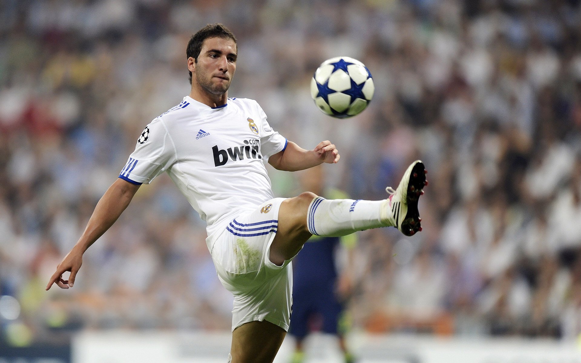 中超球队内部竞争激发潜能,中超俱乐部的发展